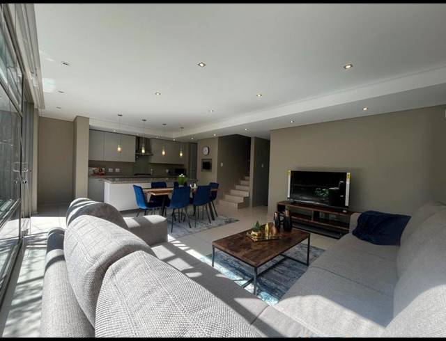 3 BEDROOM PROPERTY TO RENT IN MENLO PARK